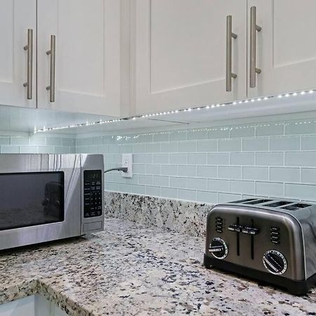 Heated Pool I Soundproof Home I Firepit I 630Mbps Hollywood Bagian luar foto