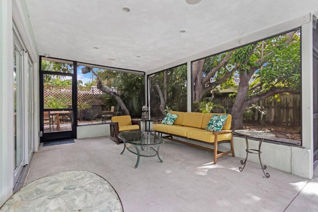 Heated Pool I Soundproof Home I Firepit I 630Mbps Hollywood Bagian luar foto