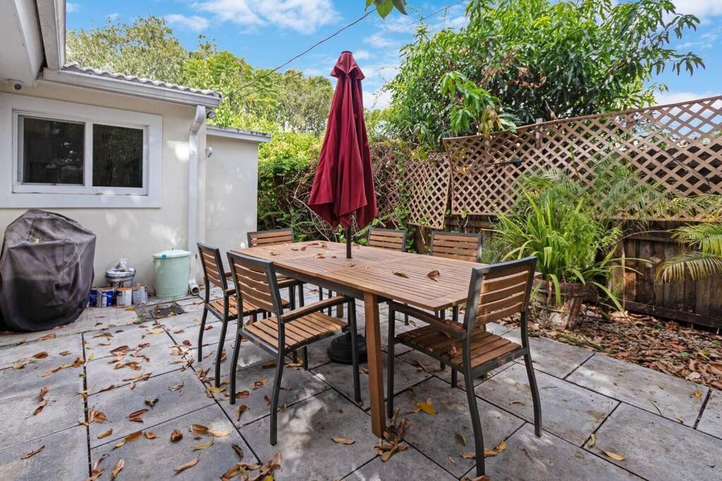 Heated Pool I Soundproof Home I Firepit I 630Mbps Hollywood Bagian luar foto