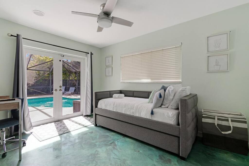 Heated Pool I Soundproof Home I Firepit I 630Mbps Hollywood Bagian luar foto